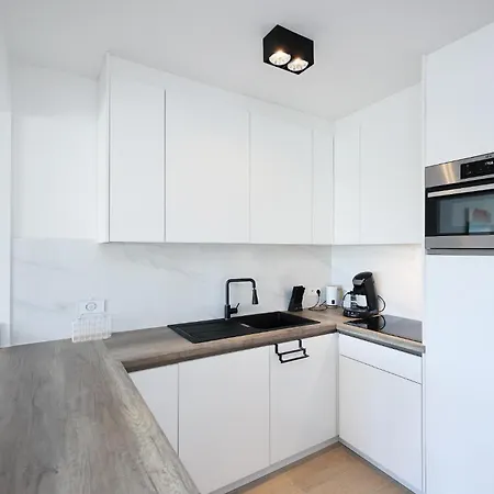 Apartment Front In With Wifi