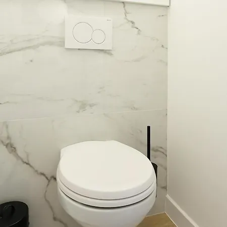 Apartment Front In With Wifi